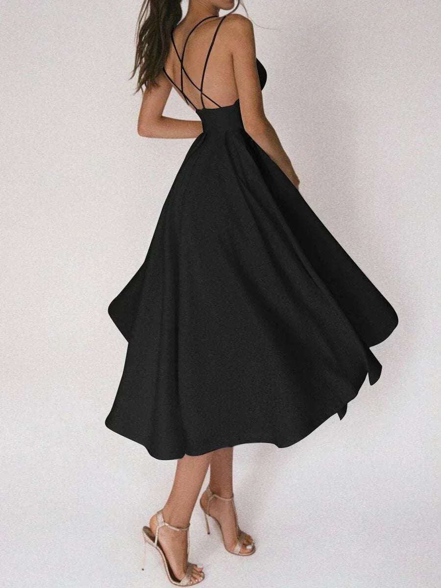 Elara - Elegancka minimalistyczna sukienka - widok 5