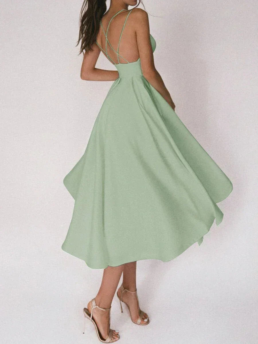Elara - Elegancka minimalistyczna sukienka - widok 7