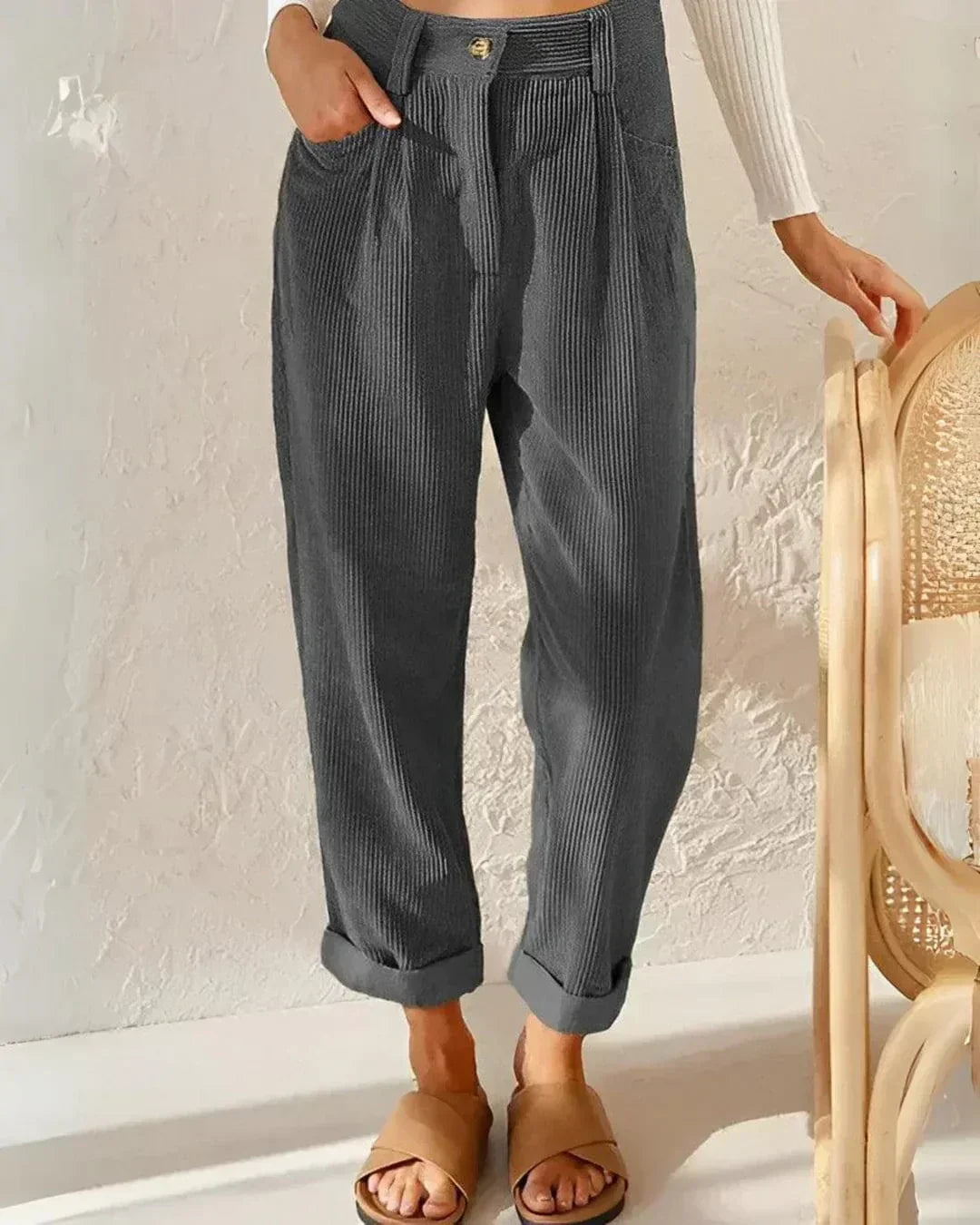 Cassidy - Ponadczasowe spodnie casual - widok 6
